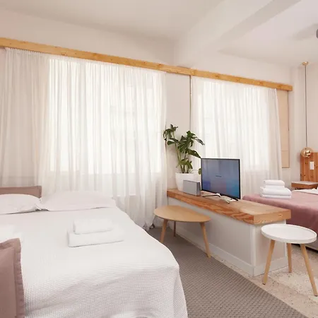 The Marble Suites, Plaka